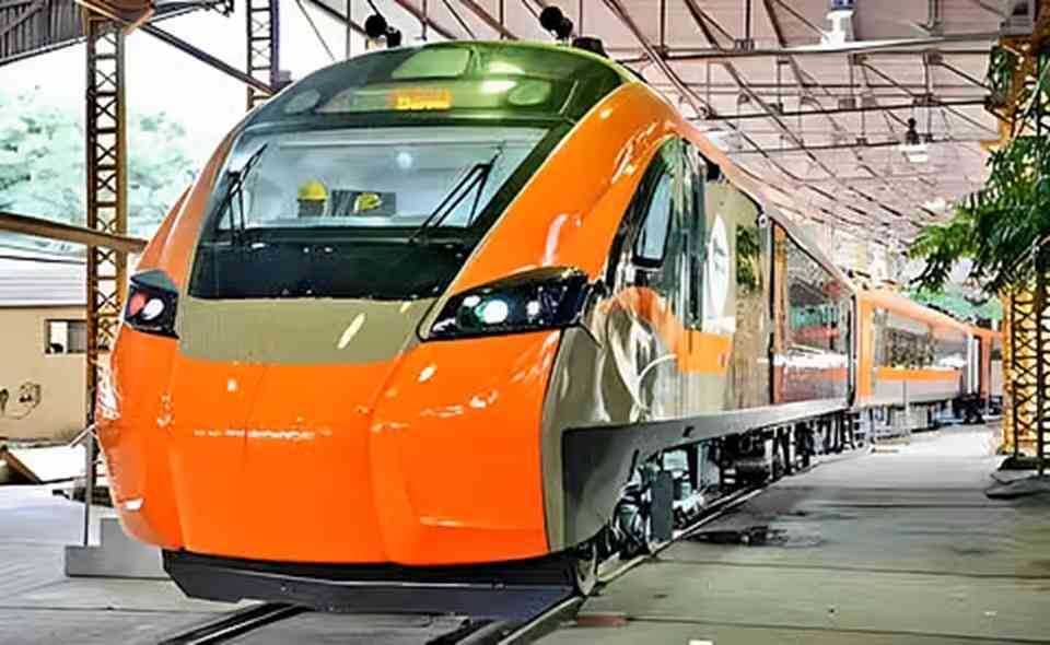 India’s First Vande Bharat Sleeper Train Set to Launch Between Delhi & Patna Ahead of Festive Rush