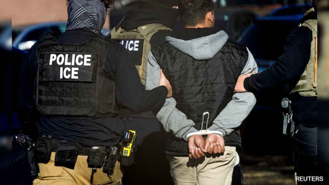 Apple Removes ICE-Tracking Apps After Pressure From Trump Administration