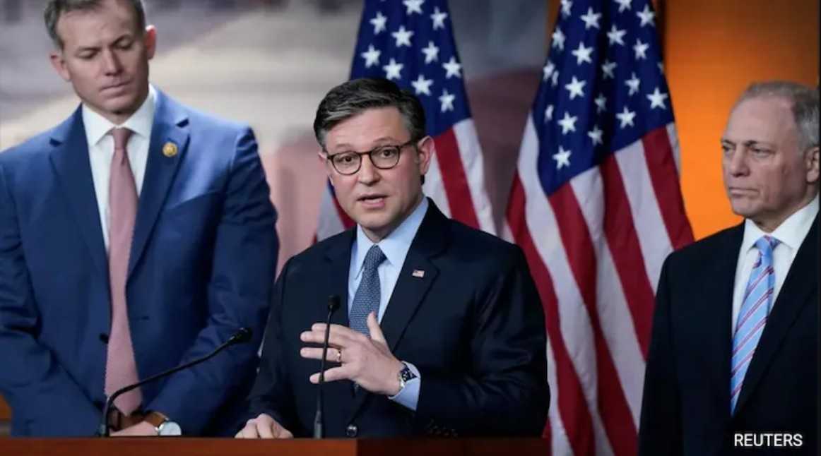 “I Don’t Control Him”: Speaker Mike Johnson Responds to Trump’s Quantico Speech Controversy